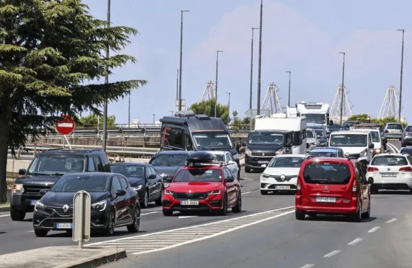 Med novostmi sta mobilno oziroma digitalno vozniško dovoljenje 
in najmanj dveletna poskusna doba za nove voznike.
