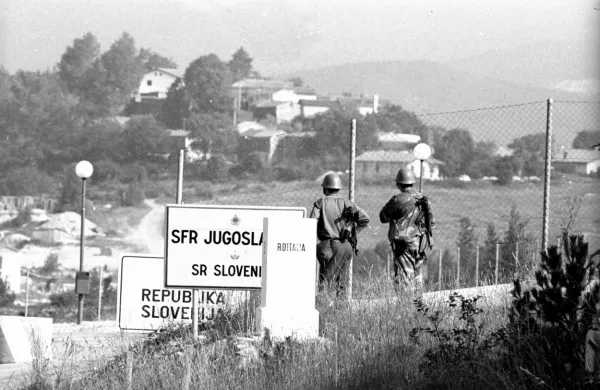 V opoziciji ne bi javnosti odprli le gradiva o nedovoljeni trgovini z 
vojaškim orožjem in opremo v letih 1991-1994, ampak  od 9. maja 
leta 1945 naprej.