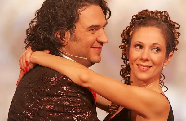 Gašper Tič in Nataša Tič leta 2006 v silvestrski televizijski 
oddaji.