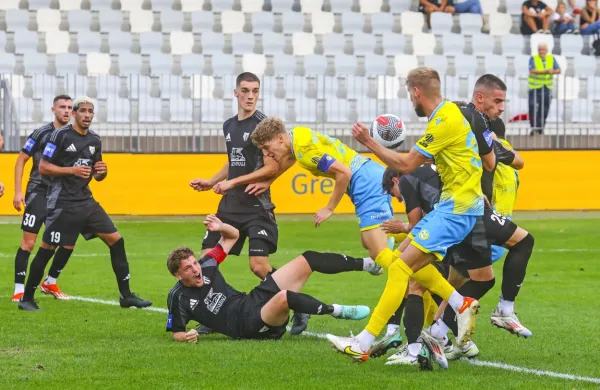 Koprčani (v rumeno-modrih dresih) in Sobočani so se nedavno 
srečali tudi v osmini finala slovenskega pokala. 