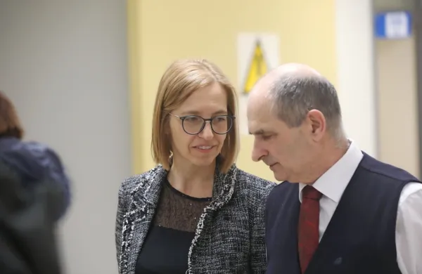 Ministrica za zdravje Valentina Prevolnik Rupel je poslovnemu 
direktorju SBI Radivoju Nardinu že izrazila pripravljenost za 
pomoč države pri posodabljanju.