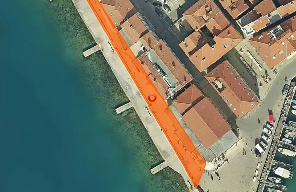 Betonske pokrove med Gledališčem Tartini in Hotelom Piran bodo 
nadomestili s sodobnimi.