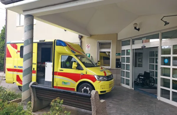 Včerajšnji sestanek je bil v Ajdovščini, kjer je zdravstveni dom - 
glede na regijske razmere - kadrovsko nadpovprečno zaseden.