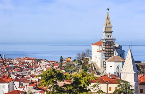Restavriranje zunanjosti zvonika bodo kmalu končali.