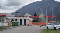 Petrolov bencinski servis v Kobaridu bo zaradi prenove predvidoma do 30. junija zaprt.