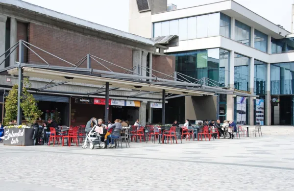 Mladi na Goriškem si želijo, da bi  bari in lokali obratovali tudi v 
poznejših nočnih urah.