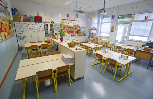 Ministrstvo za vzgojo in izobraževanje je za vrtce razpisalo 80 
pripravništev, za šole pa 170 pripravniških mest.