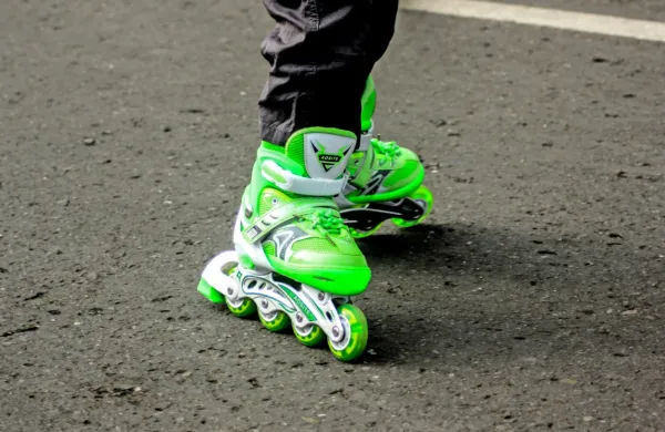 Priporočljivo je, da so otroci in mladostniki čez teden zmerno do 
visoko intenzivno telesno dejavni vsaj 60 minut dnevno.