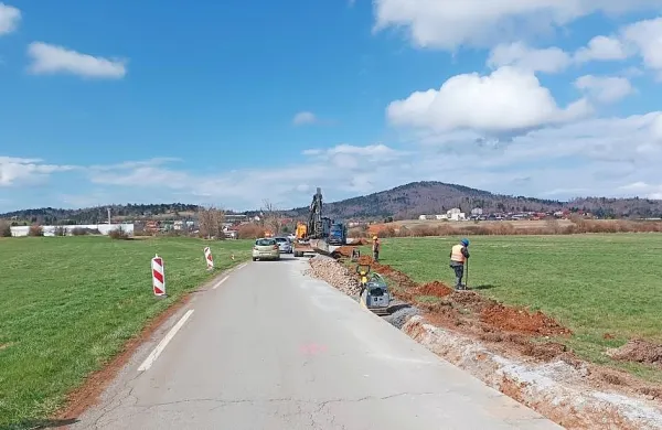 Do konca gradbenih del se bodo  vozniki  morali prilagoditi 
zaporam.