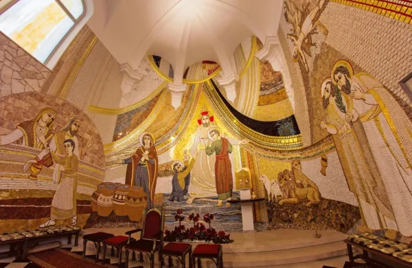 Vrhpoljska župnija je dom največjega Rupnikovega mozaika v 
Sloveniji.