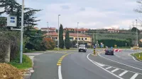 Novo ohišje za radar so postavili v naselju Srgaši, ob državni cesti 
Koper-Dragonja.