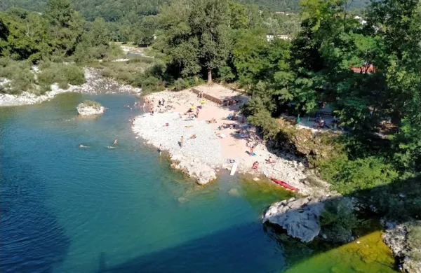 Zavod za turizem, kulturo, mladino in šport Kanal želi s tem 
projektom ljudem približati tudi biotsko raznovrstnost reke 
Soče.