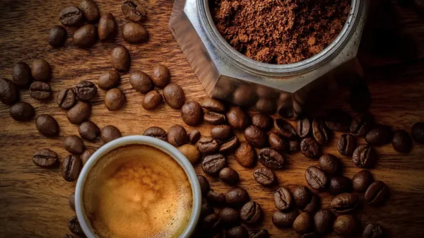 Kava vsebuje določene spojine, ki tvorijo encime, ki pomagajo odstranjevati škodljive snovi iz telesa.