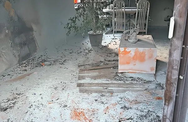 Po nestrokovni oceni je zaradi požara nastala velika materialna 
škoda za več deset tisoč evrov, natančen vzrok požara je zaenkrat 
še neznan.  