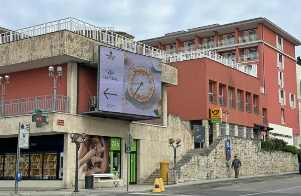 Prostori pošte v Portorožu naprodaj za skoraj milijon evrov