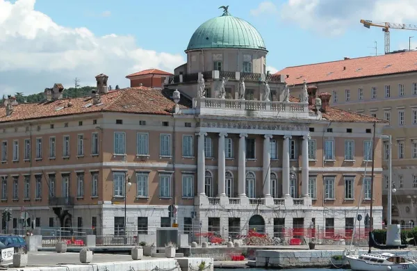 V razkošni palači Carciotti na tržaškem nabrežju bo doma umetna 
inteligenca.