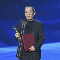 Lanskoletni prejemnik zlate murve za življensko delo Zhang 
Yimou.