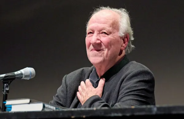 Za svoje delo je Werner Herzog, ki deluje tudi kot gledališki in 
operni režiser, prejel več nagrad.