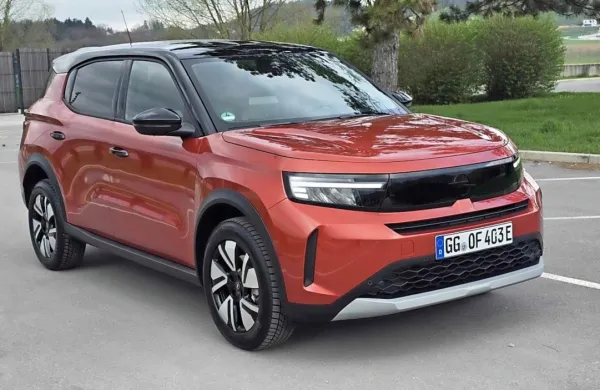 Nekdanje znano Oplovo ime ima danes povsem novo vlogo. 
Frontera je postala kompaktni križanec.