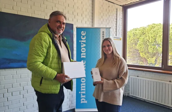 Primorske novice bosta brala na tablici in telefonu