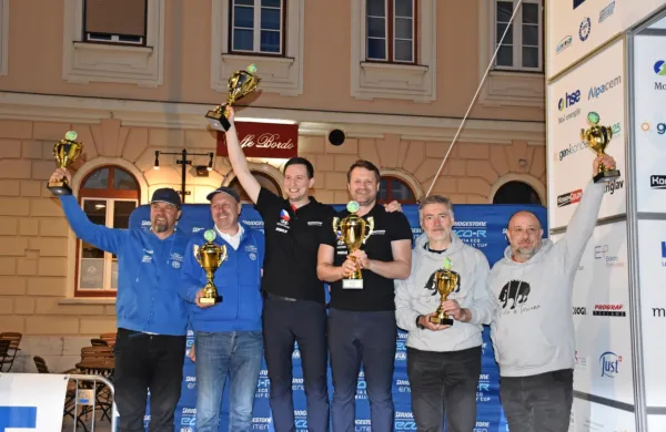 Najboljši v mednarodni generalni konkurenci, od leve Sebastjan 
Kobal in Franko Špacapan, Michal Zdarsky  in Jakub Nabelek ter 
Guido Guerrini  in Artur Prusak.  
