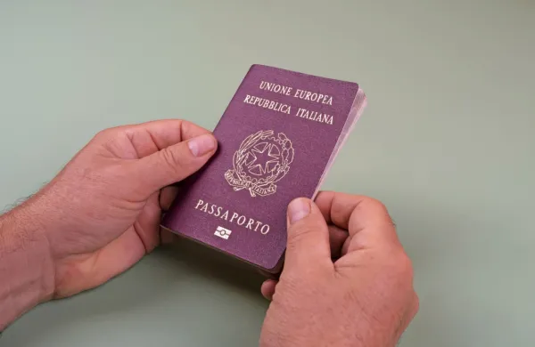 Italija namerava zaostriti pridobitev državljanstva tako za izseljence kot njihove rojake v zamejstvu.