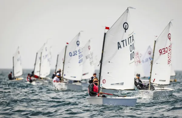 Za velikonočne praznike se na morju  obeta živahen jadralski 
utrip. 