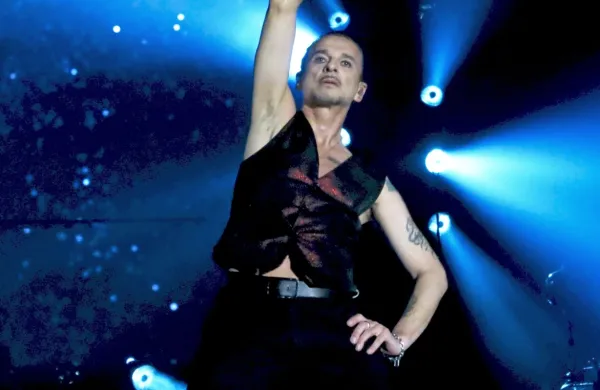 Depeche Mode napovedali koncertni film M