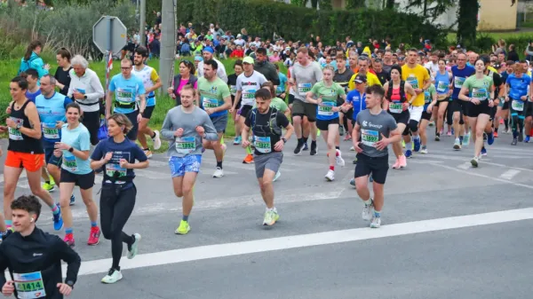 Start polmaratona: tekači so morali premagati 21-kilometrsko 
traso od Ankarana do Izole in nazaj.  