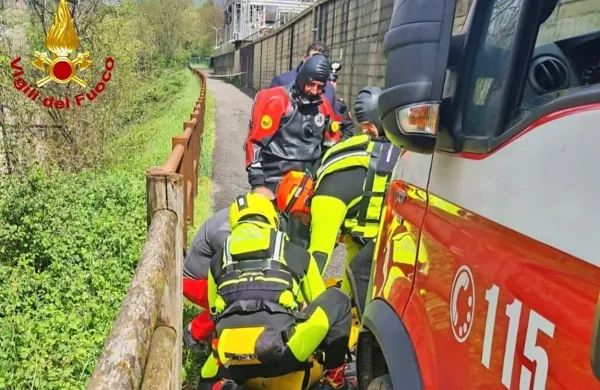 Gasilci so pogrešana v bližini kraja Valdagno  iskali tudi s pomočjo 
dronov, davi pa so nato najprej našli truplo očeta, kasneje pa še 
sina.