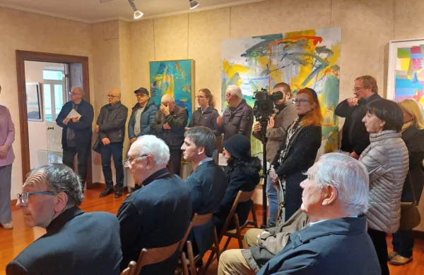 Odprtja potujoče razstave se je v Gorici udeležil tudi  upokojeni 
koprski škof Jurij Bizjak. 

