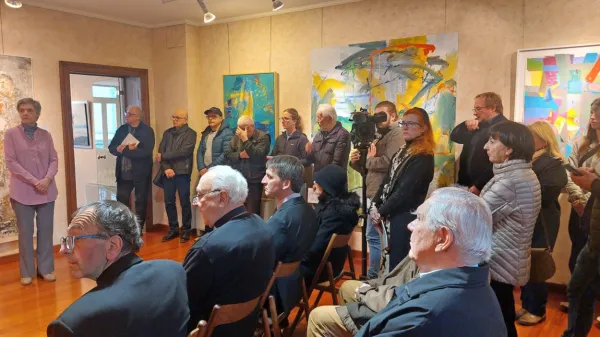 Odprtja potujoče razstave se je v Gorici udeležil tudi  upokojeni 
koprski škof Jurij Bizjak. 

