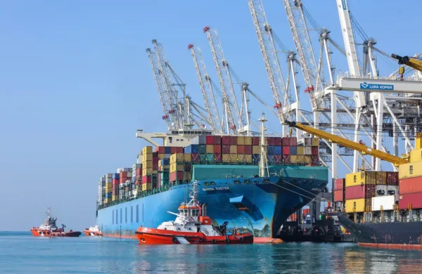 Včeraj ob 13. uri so policisti v koprskem pristanišču obravnavali 
delovno nesrečo.