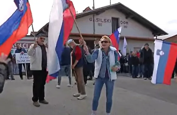 Gospo iz Podgrada je Slovenija spoznala leta 2019 na protimigrantskem protestu v Jelšanah.