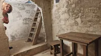 Podzemno skrivališče na domačiji Petra in Olge Fornazarič je med 
NOB služilo kot bunker, ki je od leta 1998 kulturni spomenik 
lokalnega pomena.   
