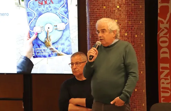 Andrea Bellavite je urednikovanje revije prevzel po smrti dolgoletnega urednika Daria Stasija, njegov 
slovenski  sourednik pa je Miha Kosovel, filozof in programski vodja festivala Mesta knjige v Novi Gorici.