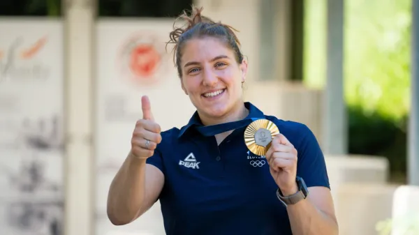 V novi sezoni bo Andreja Leški  kot olimpijska prvakinja prvič 
tekmovala na svetovnem prvenstvu. 