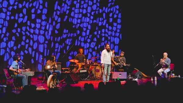 Bakalina Velika je razprodala veliko dvorano Kulturnega doma Nova Gorica in upravičila sloves čudeža s Čadrga. 