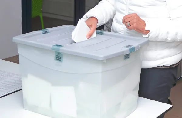 Raziskava: na referendumu proti zakonu 53 odstotkov volilcev