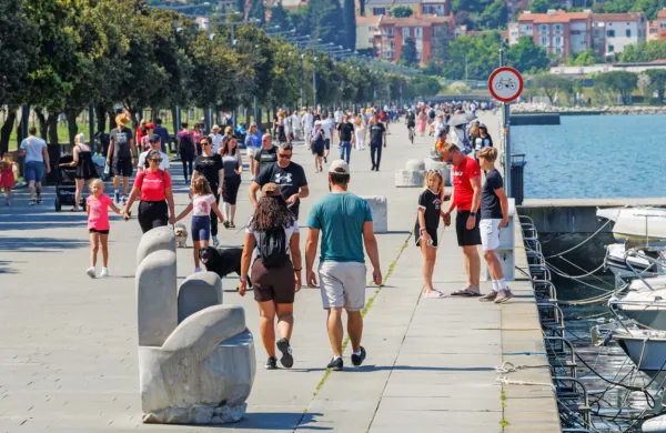 Primorski turistični kraji pokajo po &scaron;ivih (FOTO)