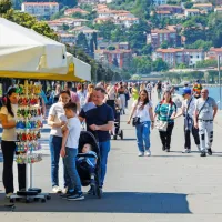 Primorski turistični kraji pokajo po &scaron;ivih (FOTO)