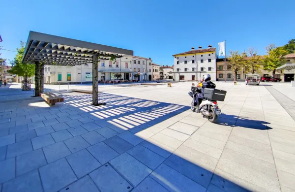 Zaradi neugodne vremenske napovedi Lavričev trg ne bo prizorišče ponedeljkovega občinskega praznika.