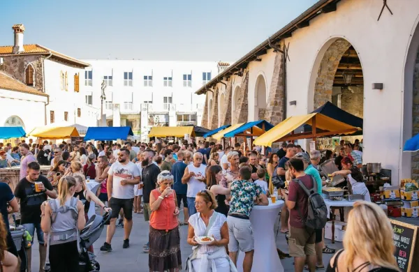 V Koper se vrača priljubljen kulinarični dogodek, ki v ospredje 
postavlja testenine - Viva la pasta!