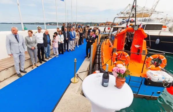 Pomorski piloti so ob petletnici delovanja dobili nov čoln (FOTO)