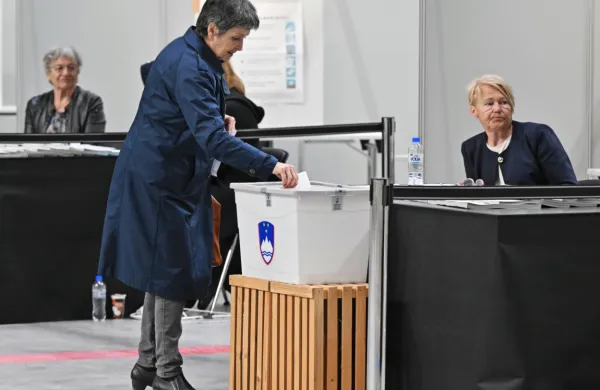 V vseh treh dneh, ko je potekalo predčasno glasovanje na 
referendumu, je glasovalo skupaj 23.102 volilcev oziroma 1,36 
odstotka vseh volilnih upravičencev.