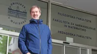 Prof. dr. Gorazd Bajc je zgodovinar iz Trsta, ki poučuje na Filozofski 
fakulteti Univerze v Mariboru.
