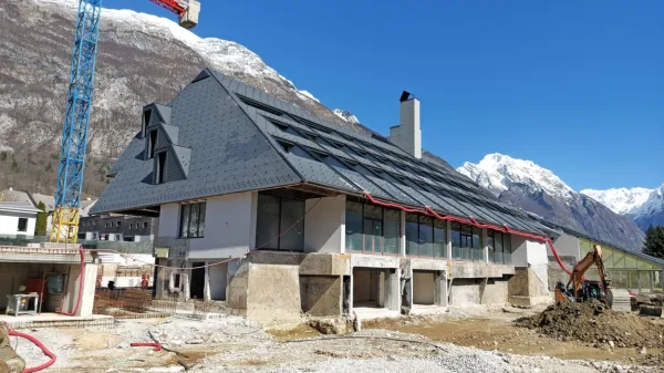 Dolb je dobil zeleno luč za širitev toplovoda do hotela Kanin, ki je 
v obnovi in se bo priključil novembra. 