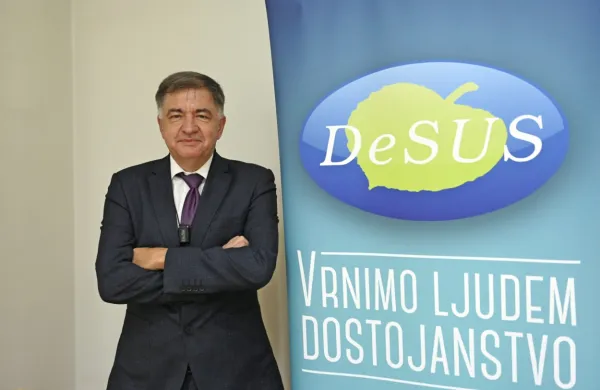 Stranko generacij bo po sedanjih dogovorih vodil predsednik 
Desusa Vlado Dimovski.