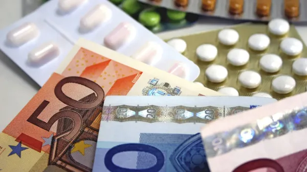 Ko zdravnik predpiše zdravilo, izbira med zdravili, ki so odobrena 
in dostopna na slovenskem trgu.