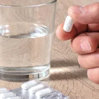 Popolnoma varnega zdravila ni - vsako zdravilo ima lahko tudi 
neželene učinke.